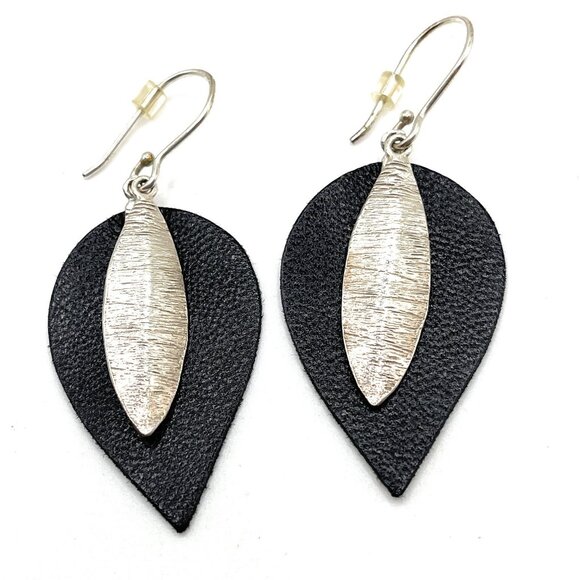 W3274 Retired Silpada Sterling Silver LAYERED LEAF Earrings - Picture 1 of 1